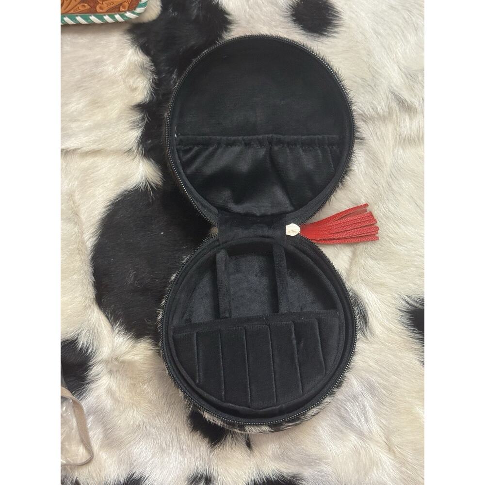 Handmade Red Leather Tooled Cow Hide Black White Jewelry Box Ring Travel Case - Picture 8 of 9
